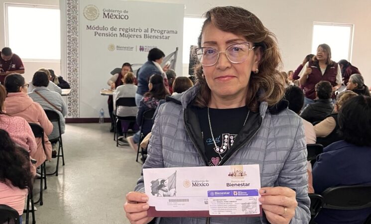 Más de 350 mil mujeres ya recibieron su tarjeta de la Pensión Mujeres Bienestar