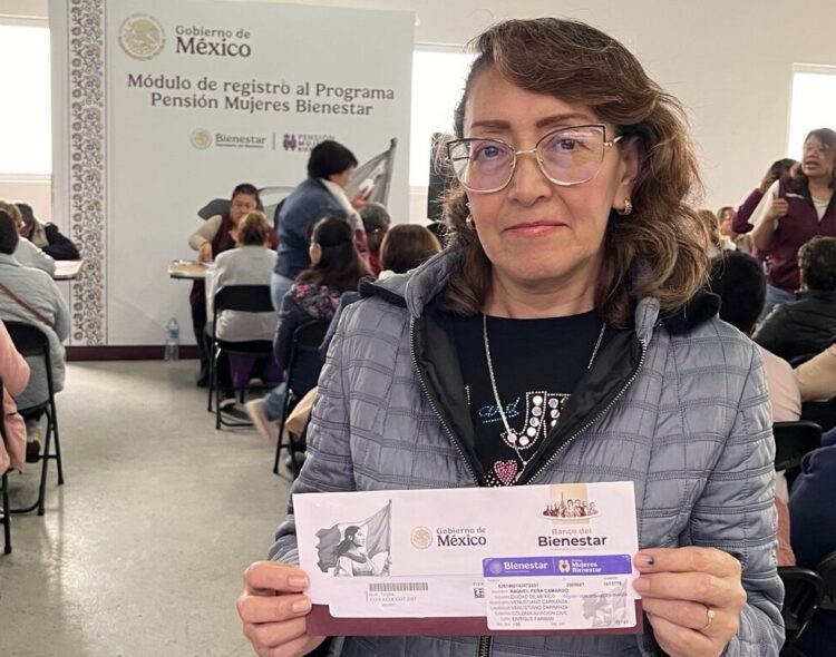 Más de 350 mil mujeres ya recibieron su tarjeta de la Pensión Mujeres Bienestar