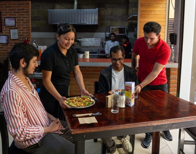 Jóvenes Embajadores del Mundial abre espacios para aprendices; postúlate así