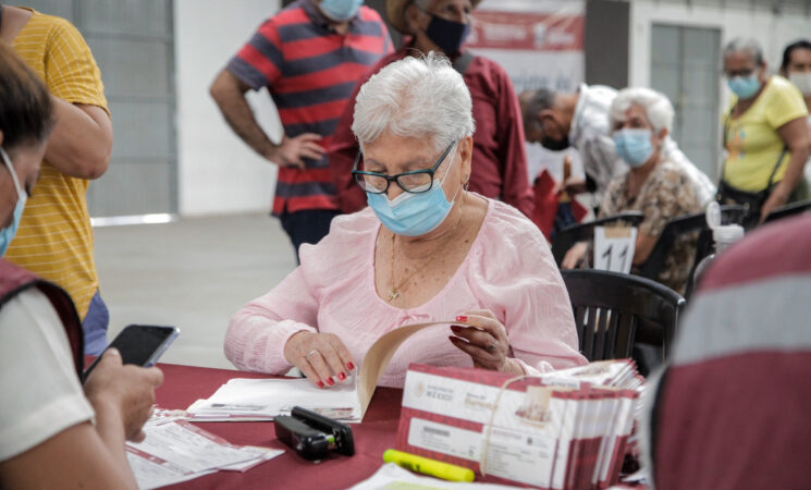 Avanza en Tabasco la entrega de tarjetas del Banco del Bienestar para adultos mayores y personas con discapacidad