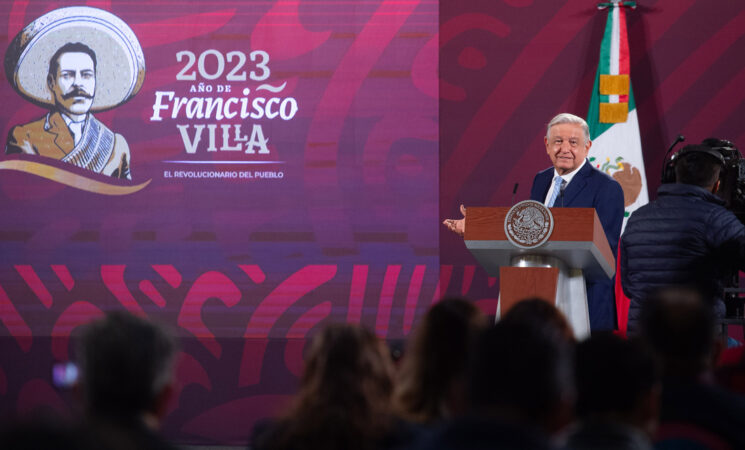 Recursos de La Escuela Es Nuestra se entregan a madres y padres de familia: Presidente