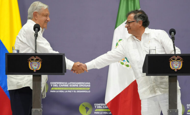 Jóvenes Construyendo el Futuro y Sembrando Vida, fundamentales para atender las causas que generan la violencia: Presidente