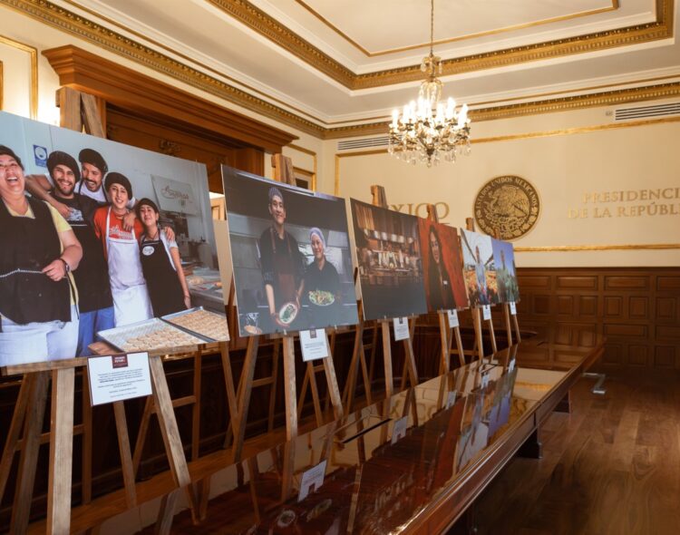 Plasman en exposición fotográfica los rostros de Jóvenes Construyendo el Futuro