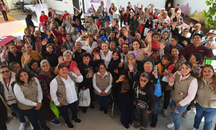 Presidenta Sheinbaum supervisa registro para Pensión Mujeres Bienestar