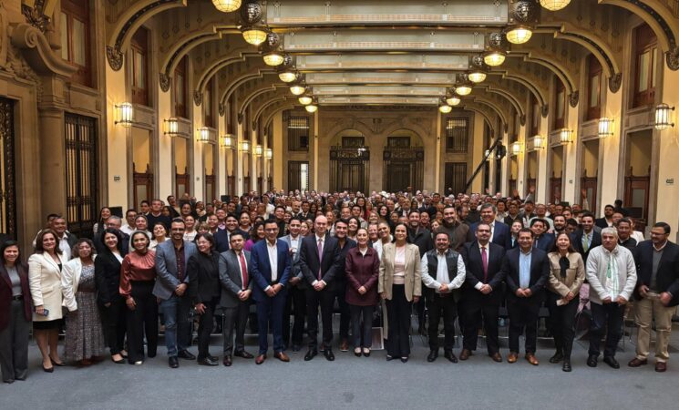 Presidenta Sheinbaum revisa con delegados estrategias para Programas para el Bienestar