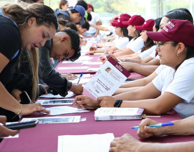 Estudiantes universitarios en Michoacán, ya está activo el registro a la Beca Gertrudis Bocanegra