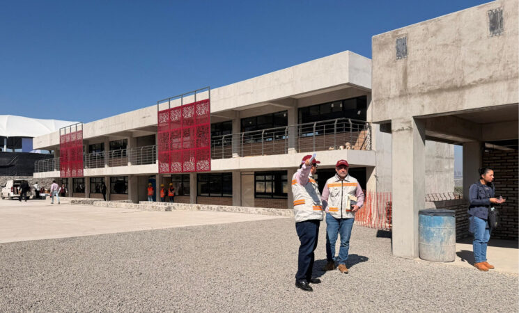 La Escuela Es Nuestra dio recursos para mejorar el 52% de las preparatorias públicas del país este 2025